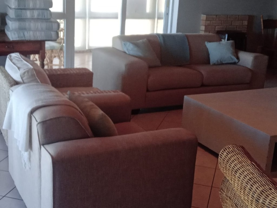 6 Bedroom Property for Sale in Aston Bay Eastern Cape